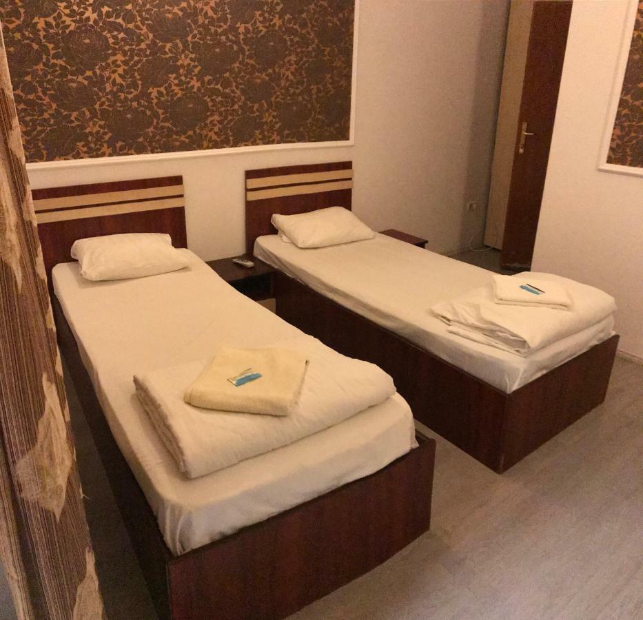 Hotel Cosmin Arad Exterior photo
